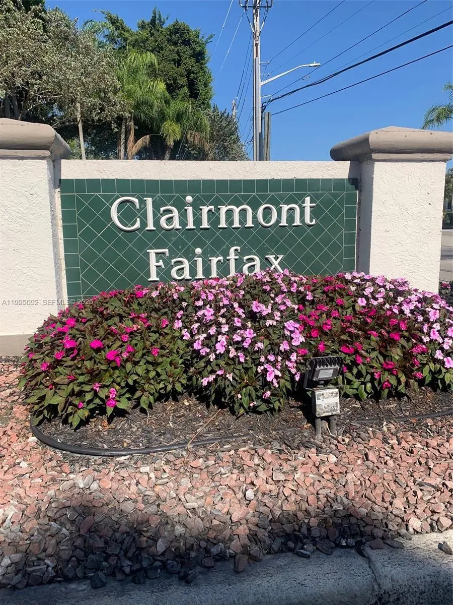 10623 W Clairmont Cir #101