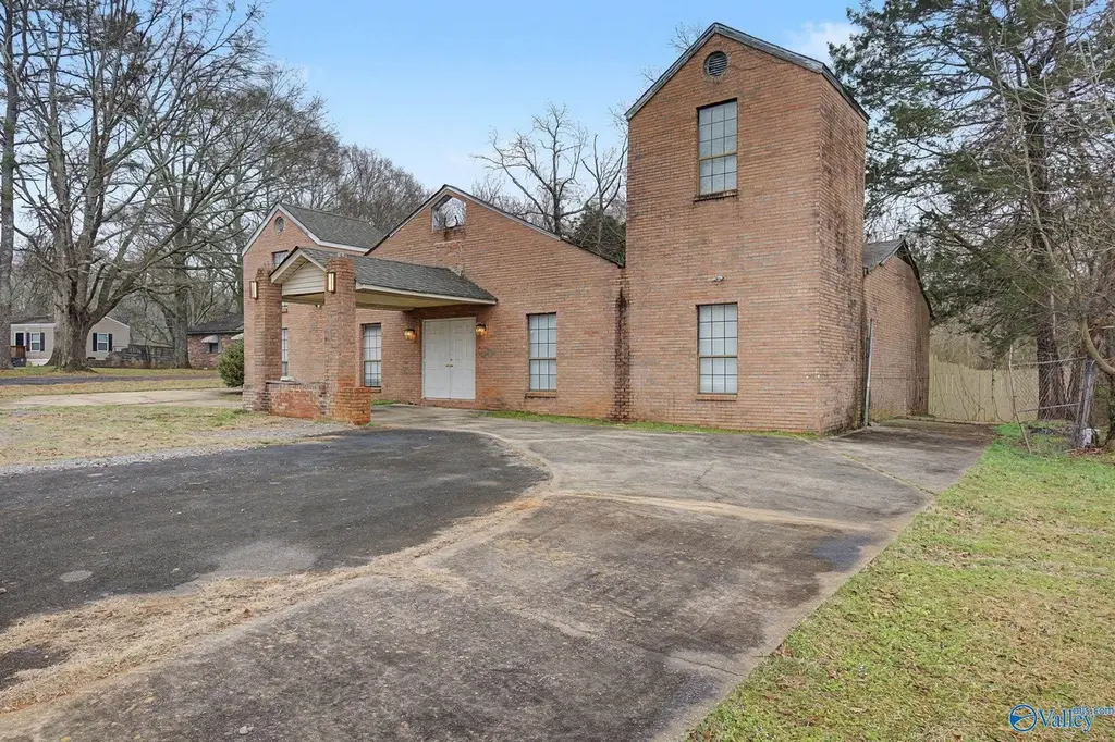 16927 County Road 400
