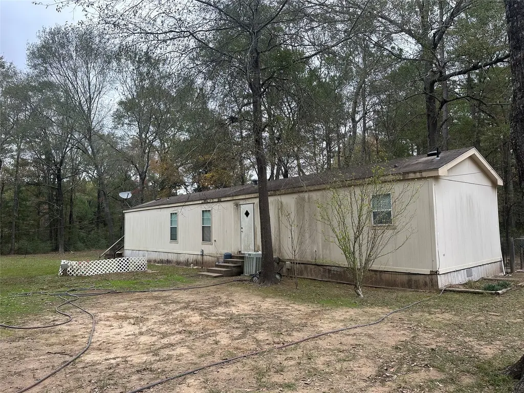 944 Whispering Pine Ln