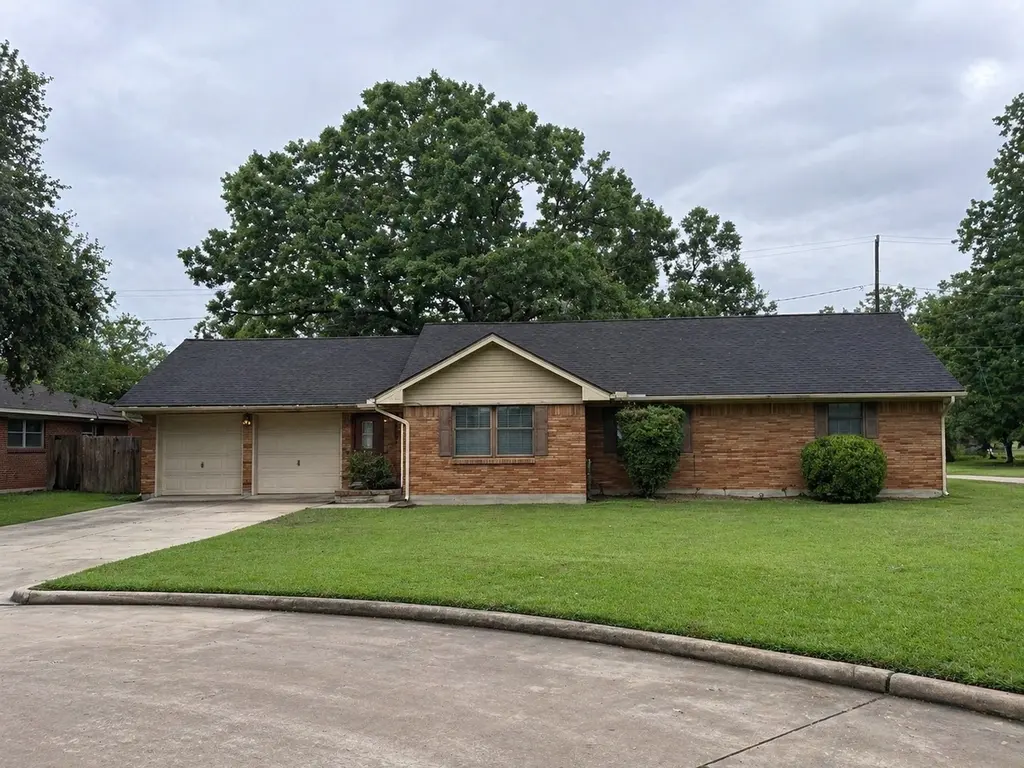 1805 Lavonia Ln