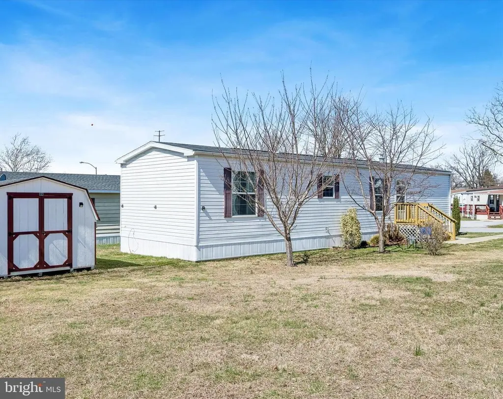 8 Hilltop Dr