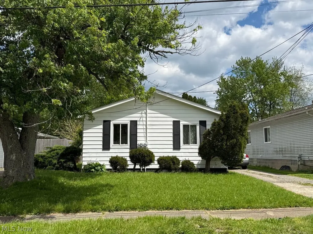 645-647 Van Everett Ave
