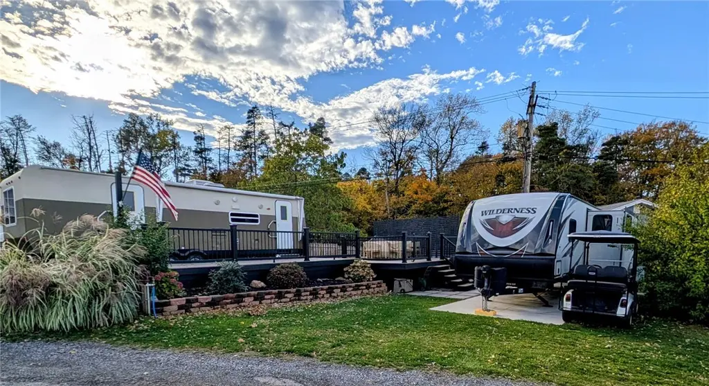 7945 Lake Rd Unit 60 & 62
