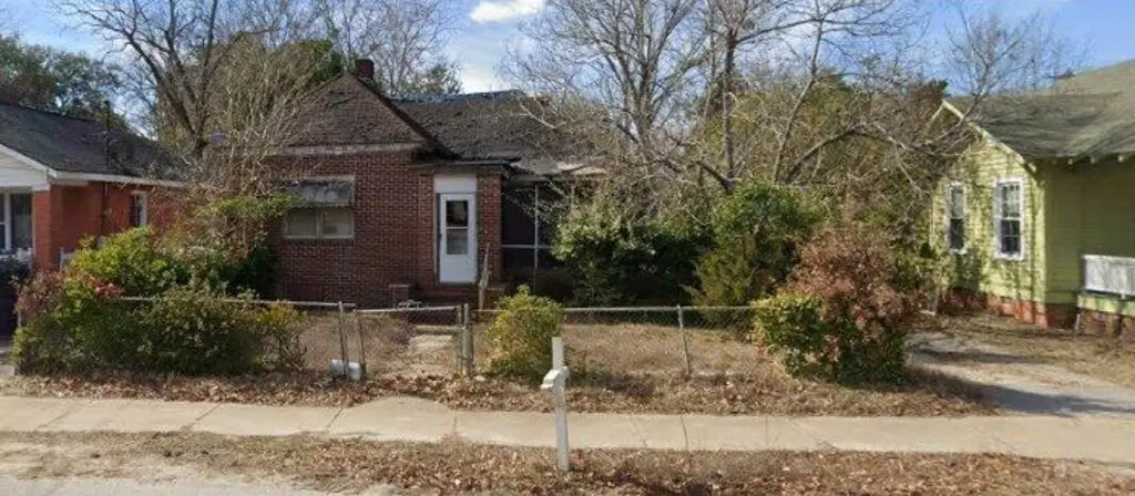 104 S Purdy St