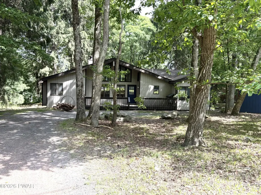 213 Hillside Dr