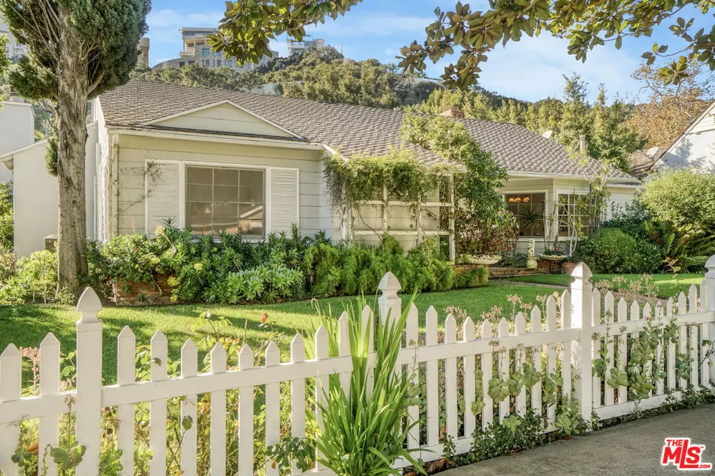 11782 Bellagio Rd