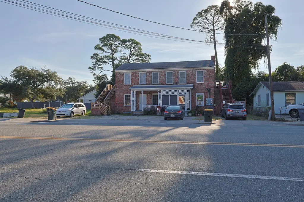 125 Beal Pkwy