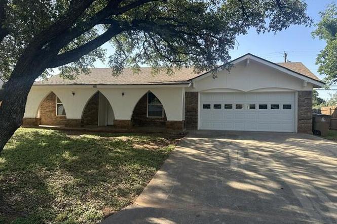 3909 Robin Hood Trl