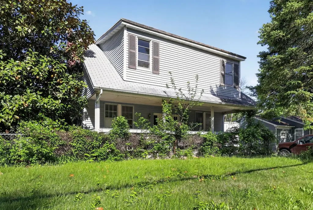 629 Royal Heights Rd