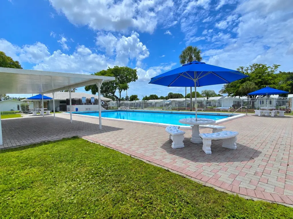 2501 W Golf Blvd #127