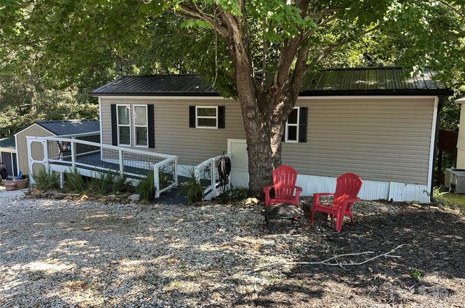 114 Meadowview Cir