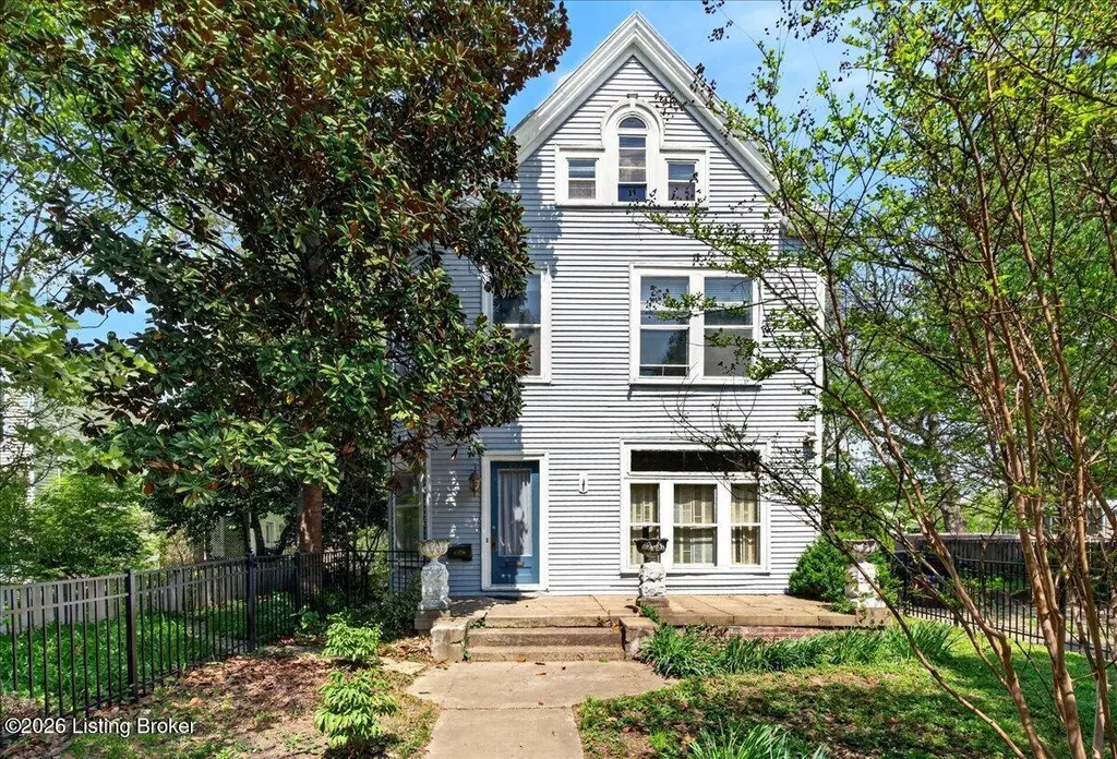 227 E Ormsby Ave