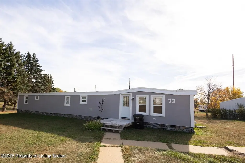 73 29th Ave SW