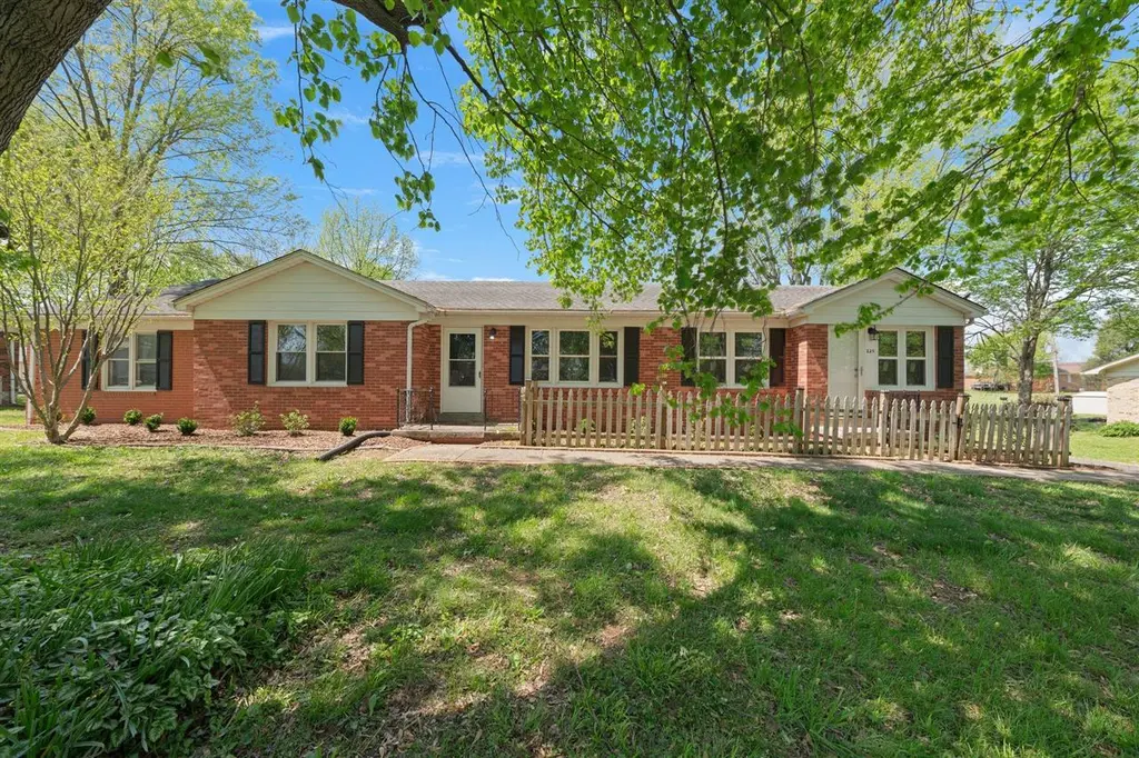 225 Maplemere Dr