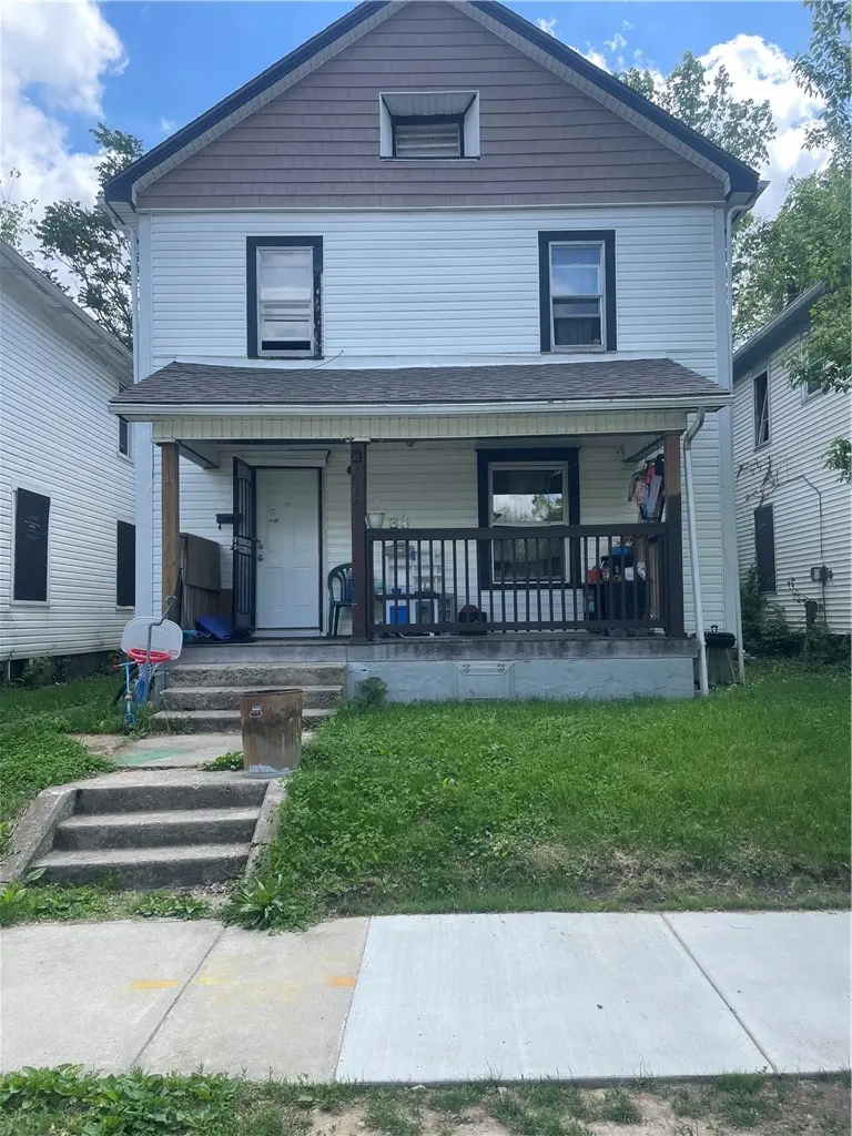1616 Oakridge
