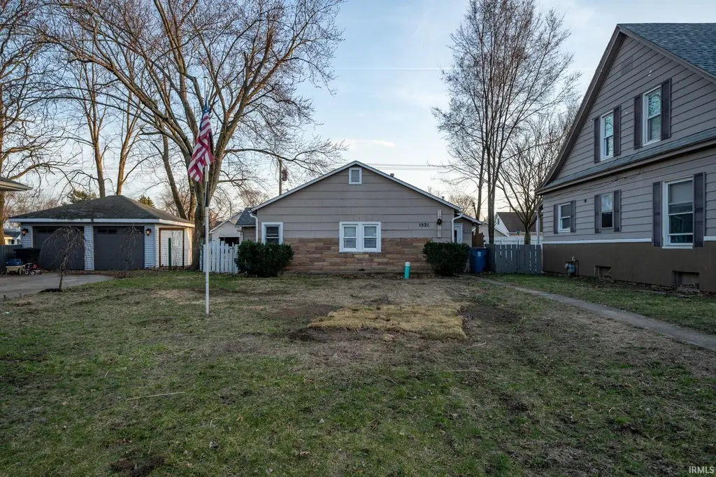 1521 E Lincolnway