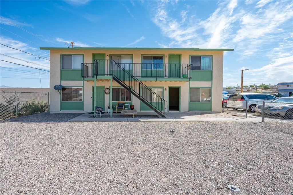 1535 Sierra Vista Dr