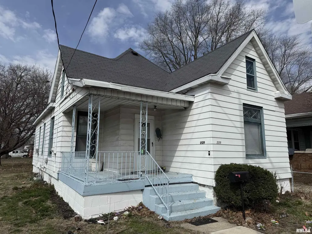 2129 N Wisconsin Ave