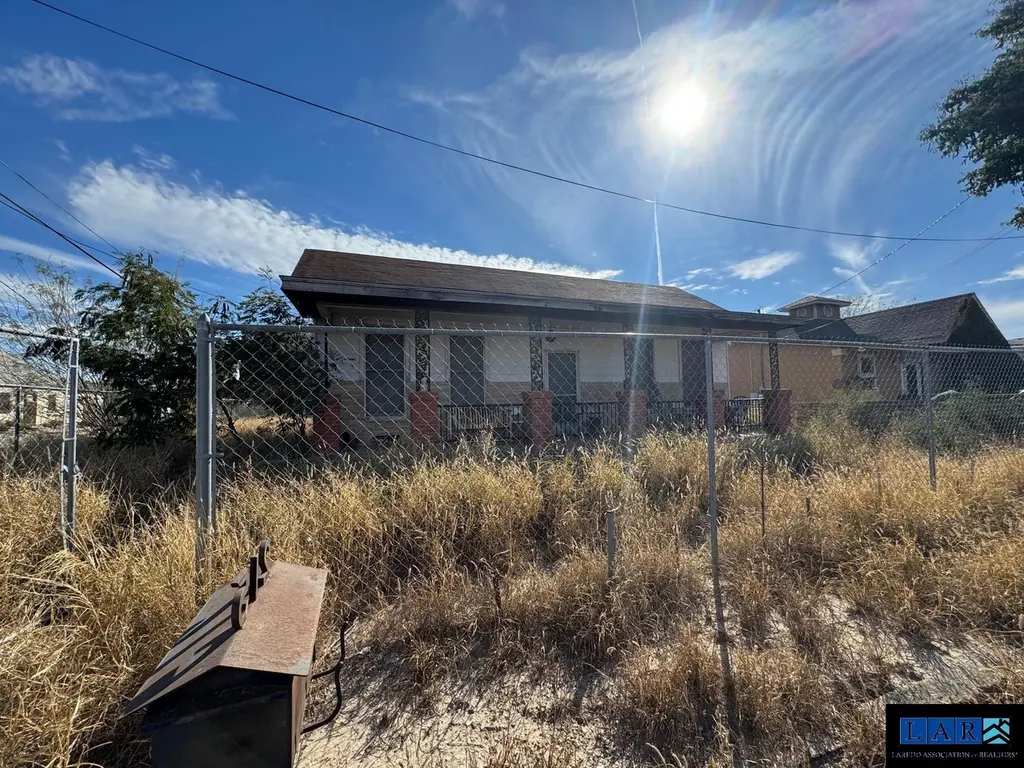 215 Cortez St