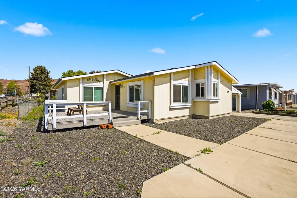 1011 N 34th Ave #21