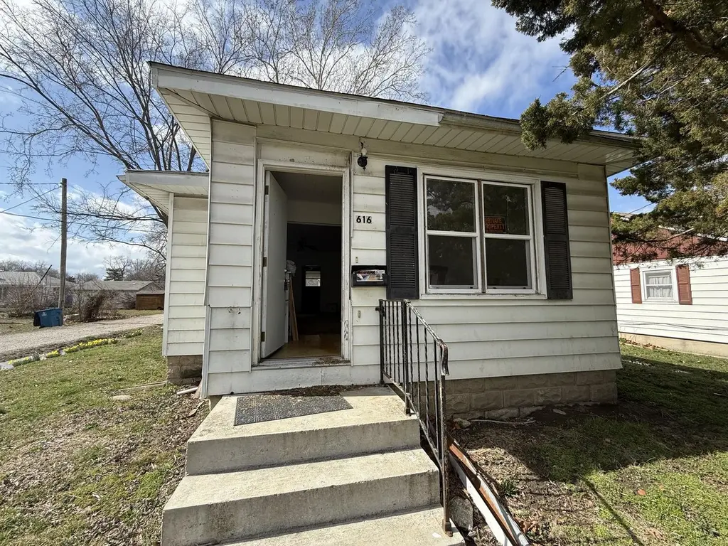 616 N Walnut St