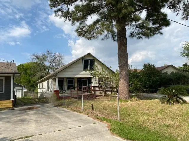 1004 Mccall Ave