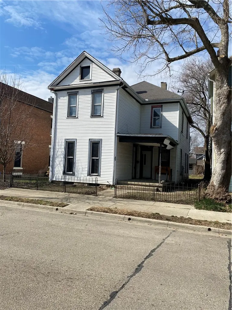 39 Clover St