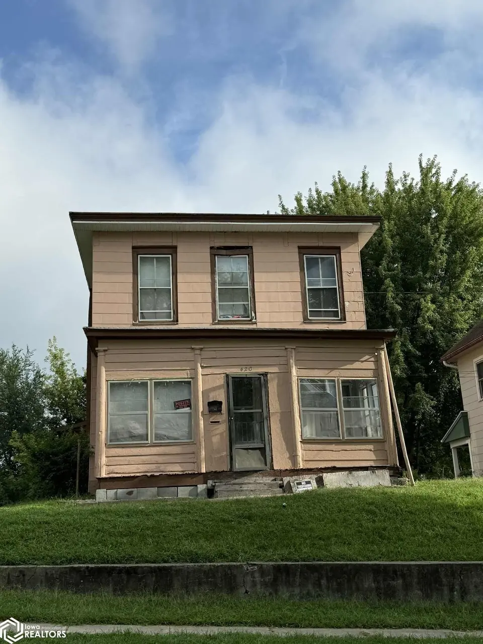 420 Maple St