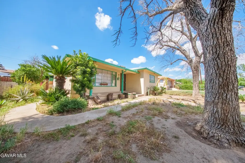 2709 Peerless Ave