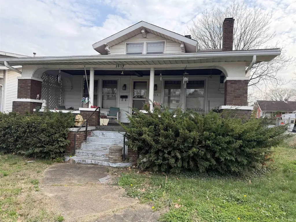 1013 E Chandler Ave