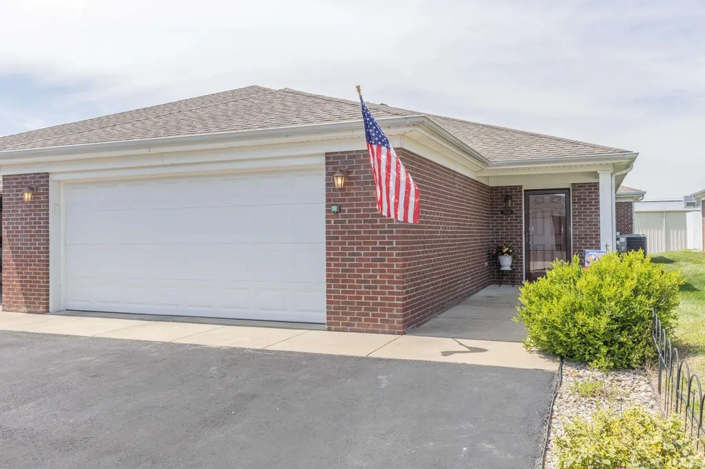 7424 Megan Brooke Ln
