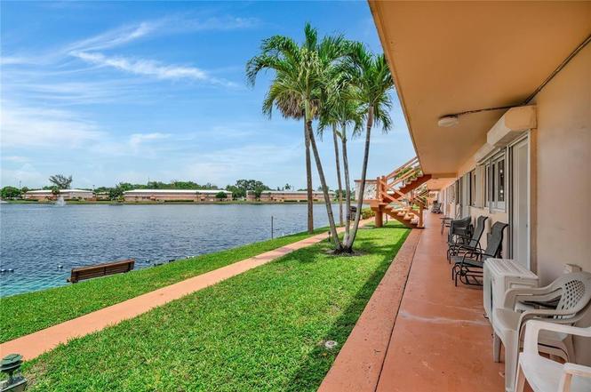 1050 SW 11th St Unit 1L