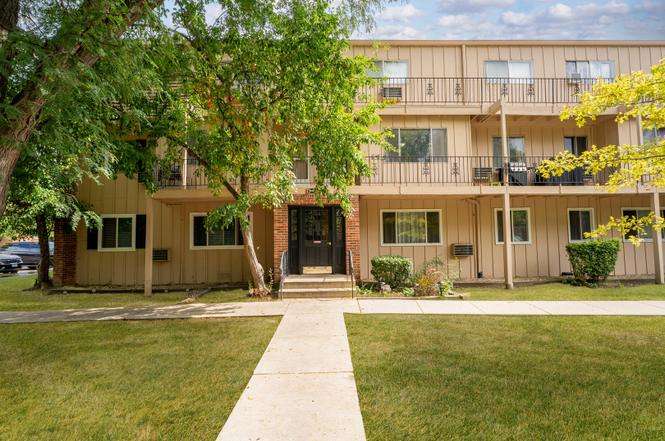 2504 Algonquin Rd #14