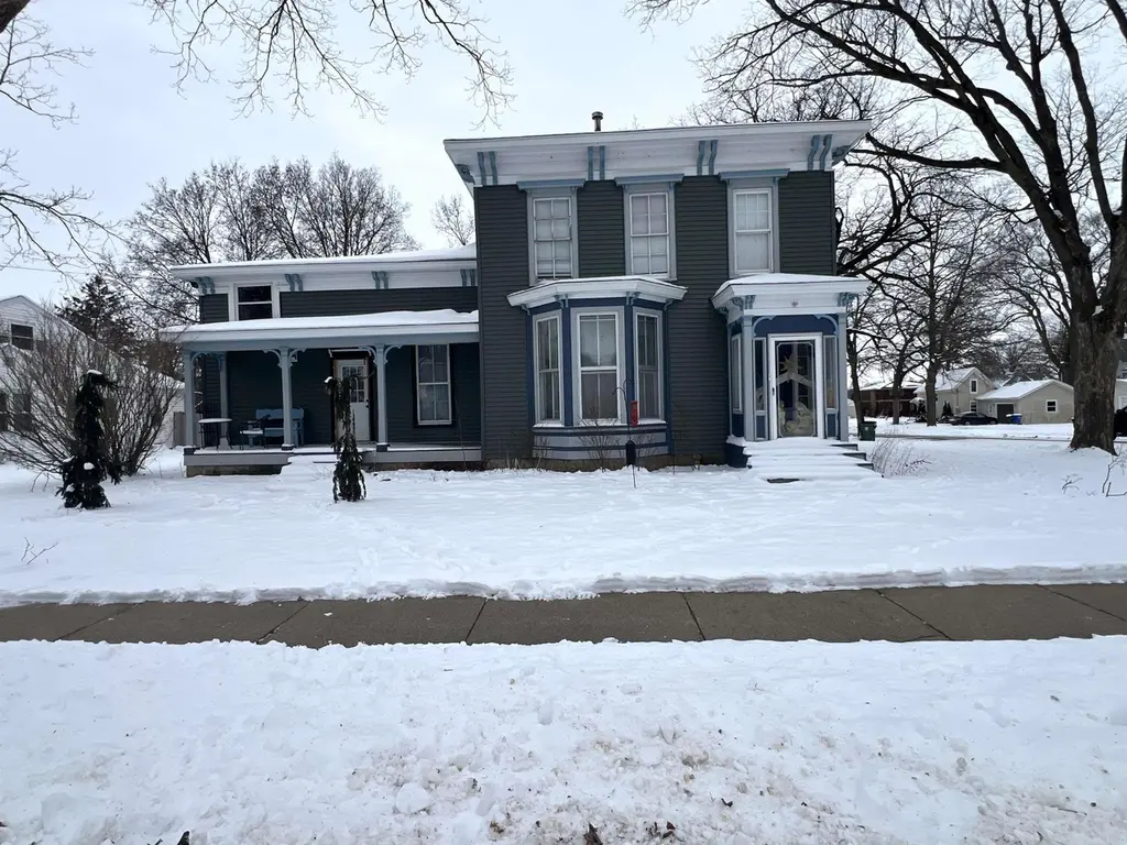 300 Kelly St