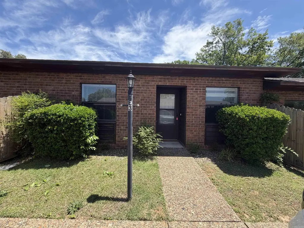301 Hammond Dr Unit E3