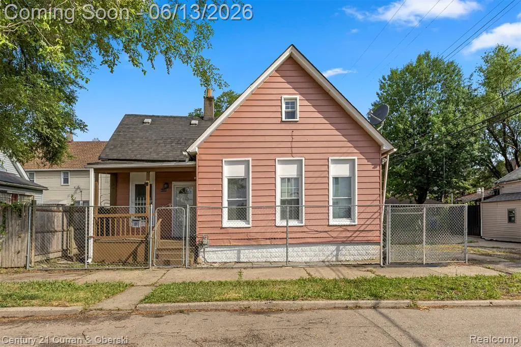 3438 Randall St