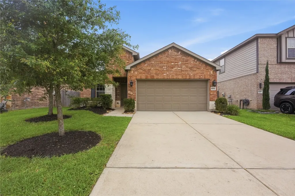 5023 Royal Regiment Ln