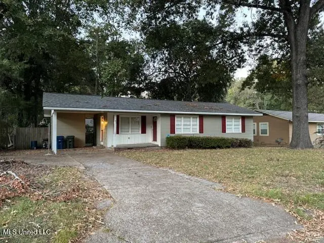 205 Holly Dr