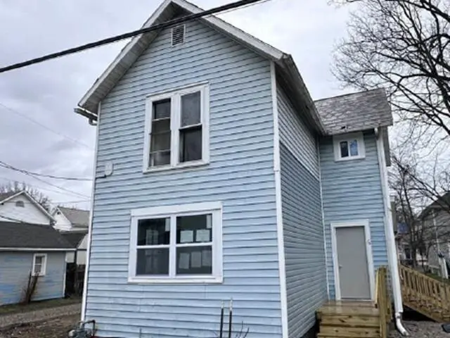 6 Elliott St