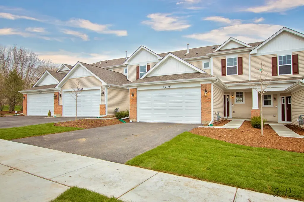 3922 Monica Ln