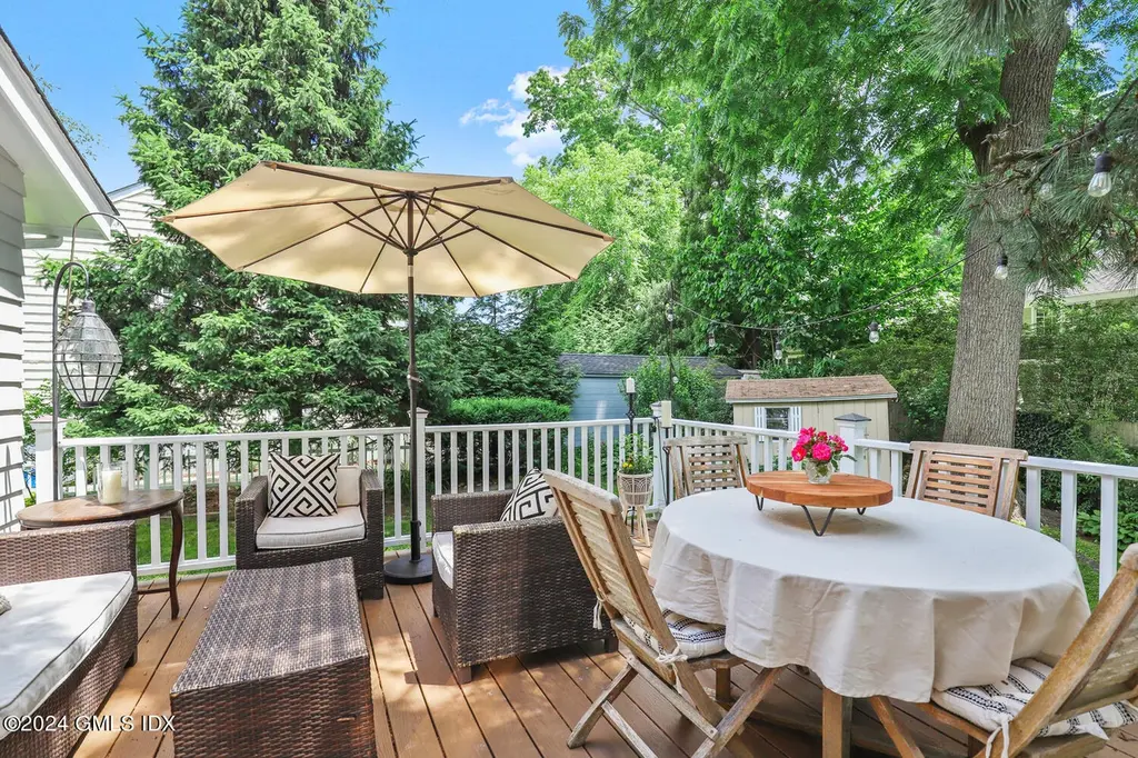 8 Willow Ln