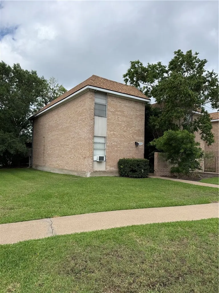 3828 Plainsman Ln