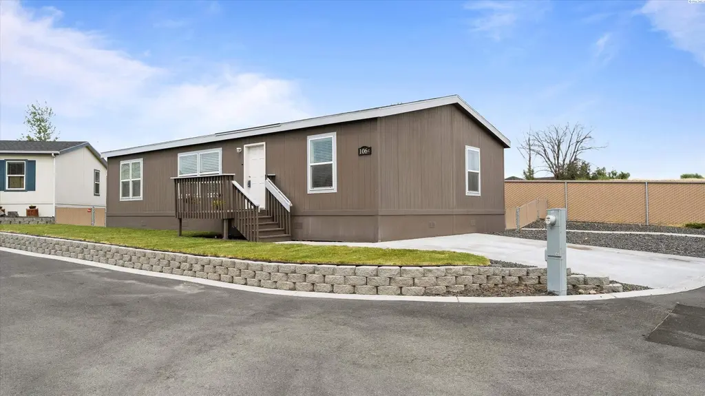 3517 Road 84, 106c