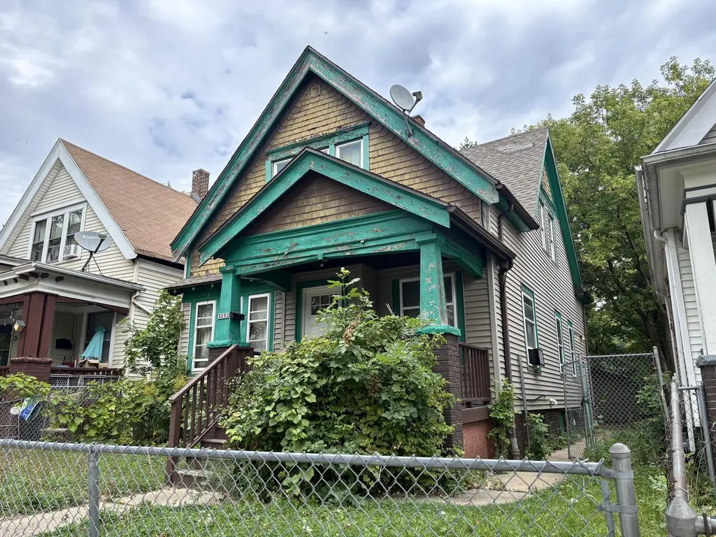 3252 N 29th St
