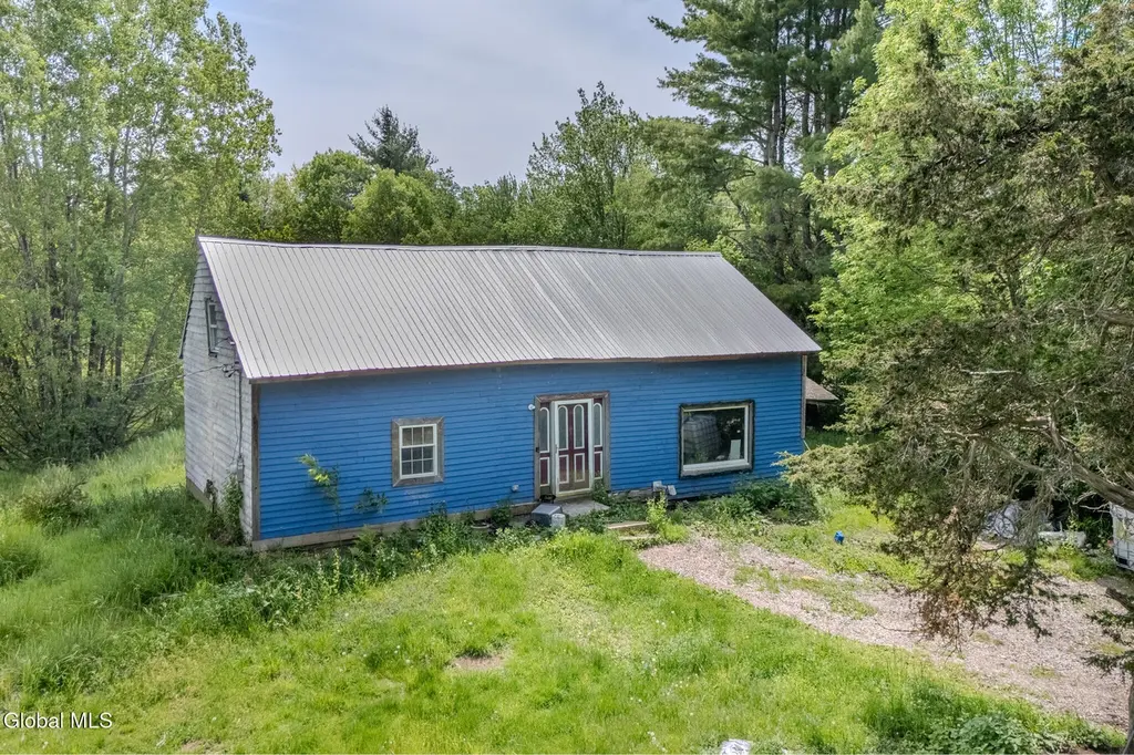 328 North Rd