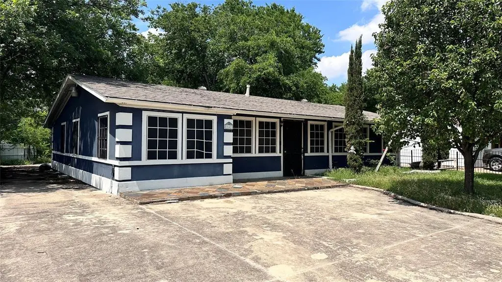 141 W Brownlee Ave