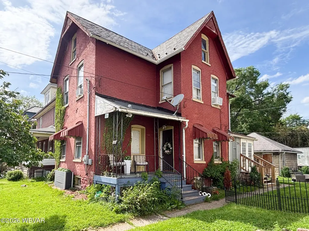 816 Park Ave