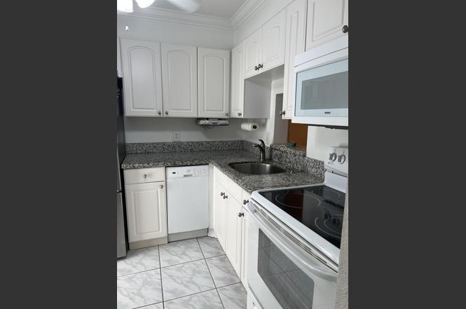 2161 NE 1st Ct #102