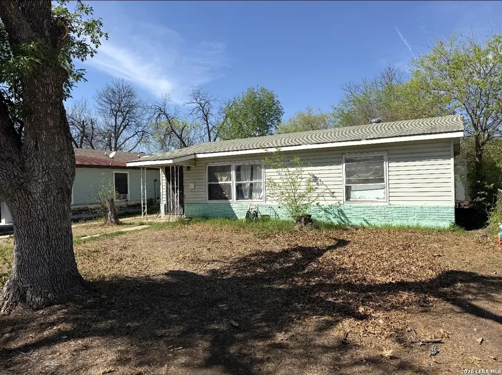 231 Lansing Ln