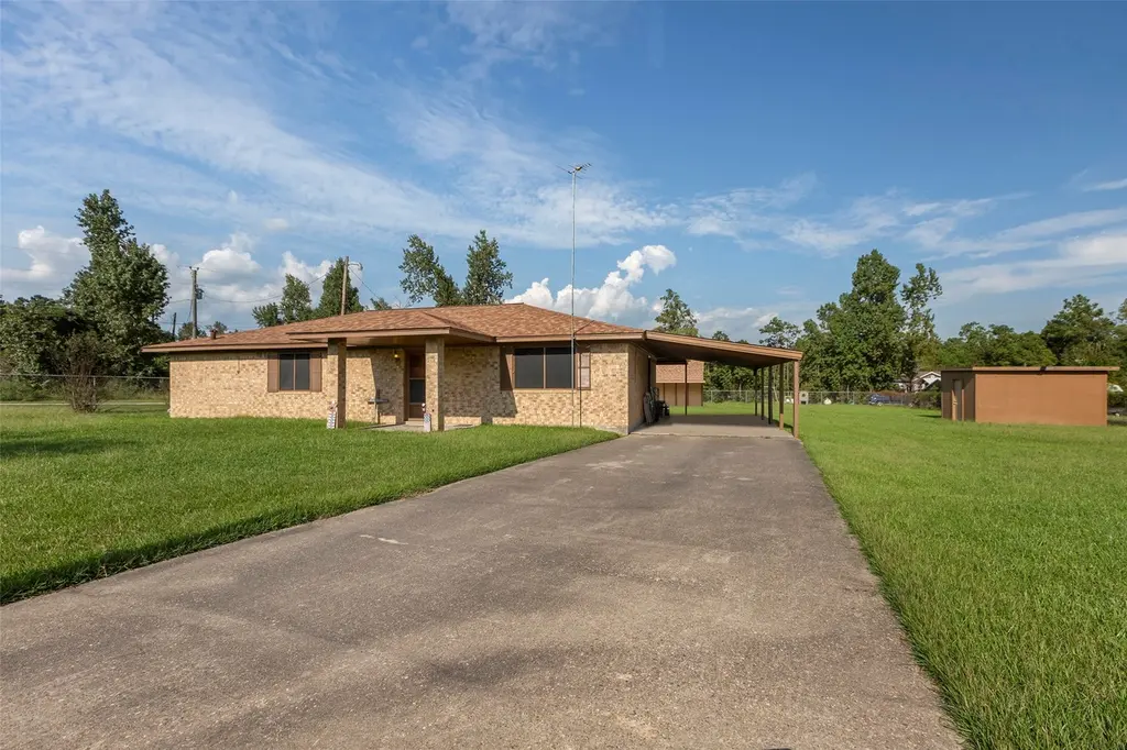 302 Walnut Cv